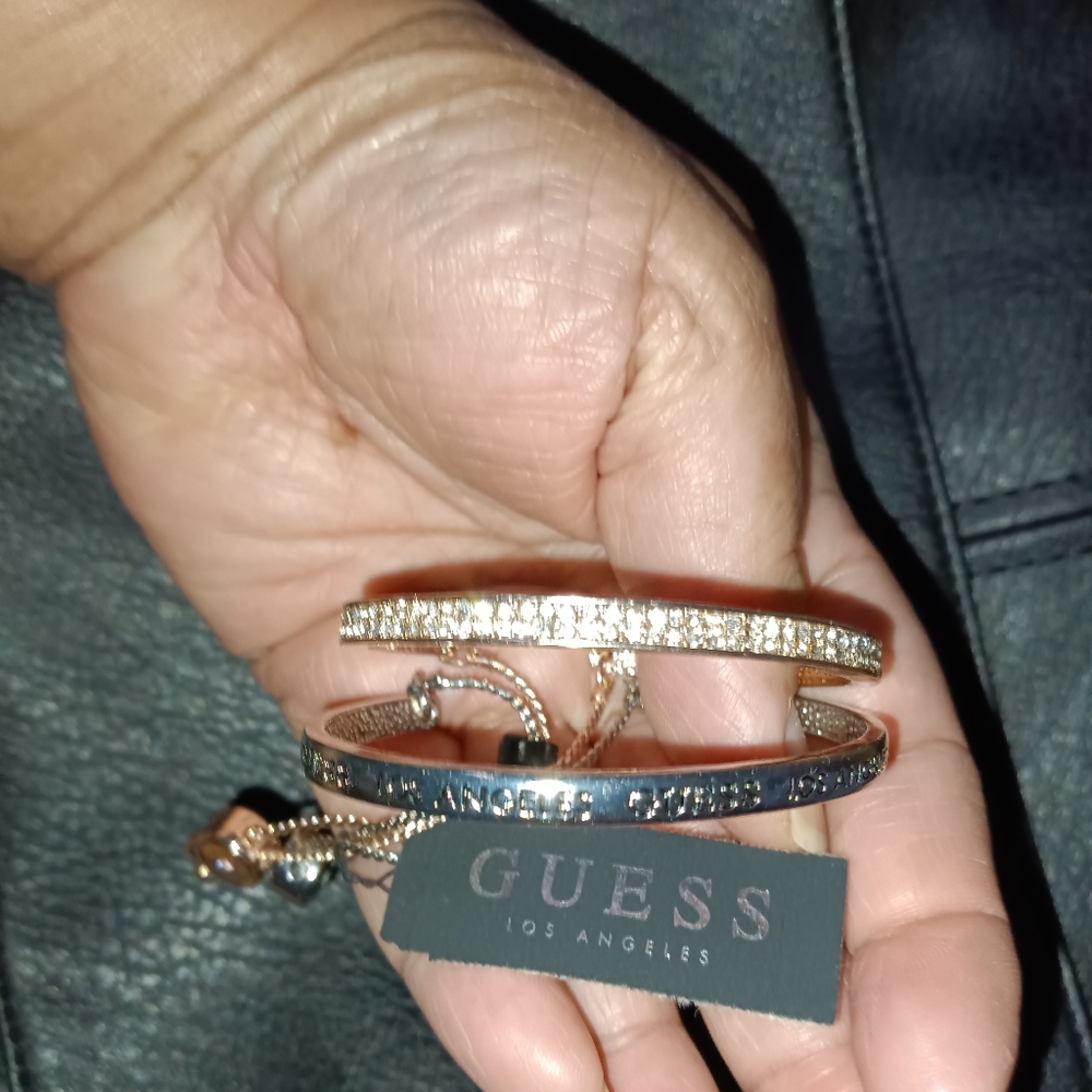 GUESS Bangle Set - Picture 6 of 7